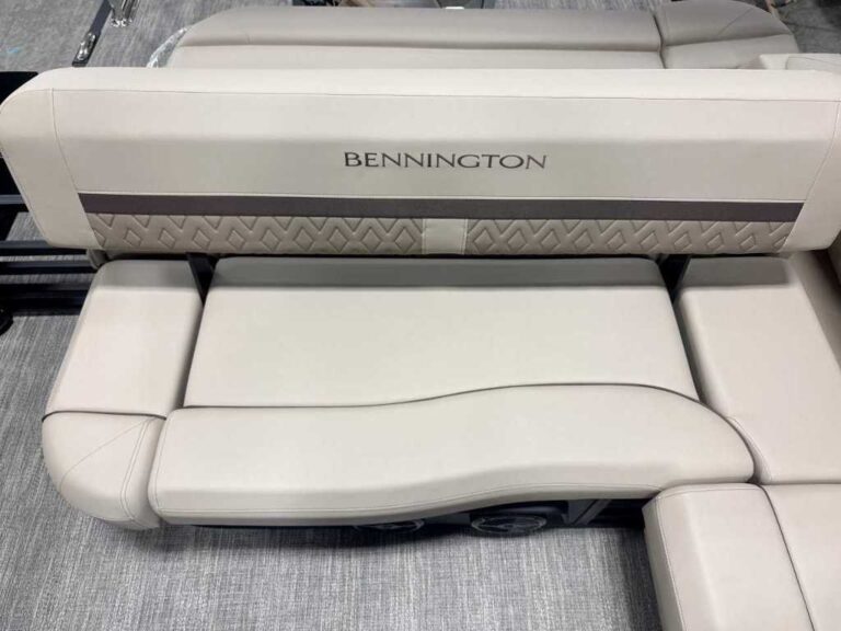 2026 Bennington 22MSB - SPS - Blackout US-ETWS0123L526 [photo 9]